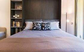 Elegant Studio With Air Conditioning